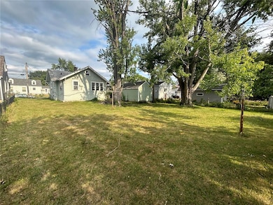 633 29th St SE, Cedar Rapids, IA 52403 - photo 7