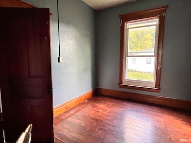 435 Washington St, Logansport, IN 46947 - photo 5