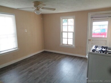 232 McGee St, Eufaula, OK 74432 - photo 5