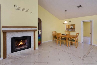 1207_E_Campbell_Ave_03