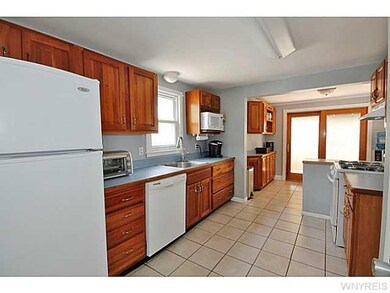 Kitchen Updated kitchen includes all appliances!