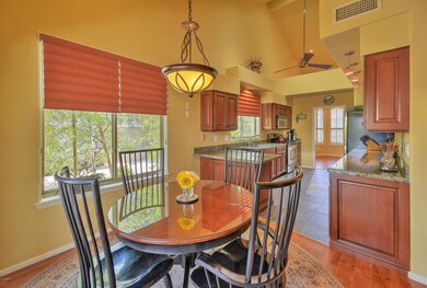 Eat-in Kitchen