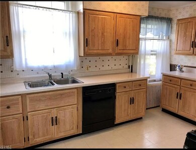 426 S Chillicothe Rd, Aurora, OH 44202 - photo 2