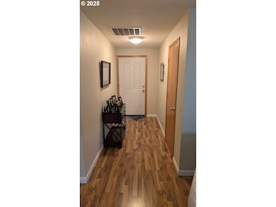 383 Briana Ln, Eugene, OR 97404 - photo 2