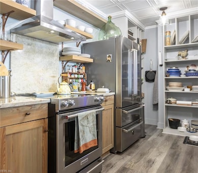 Stainless appliances and granite counters