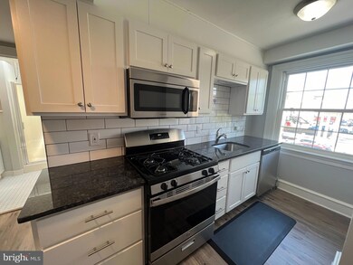 111 S Wayne Ave unit 2ND FLOOR, Wayne, PA 19087 - photo 3