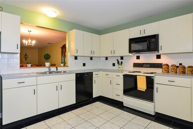 3 Bristol Woods Dr unit 3D, Bristol, RI 02809 - photo 6