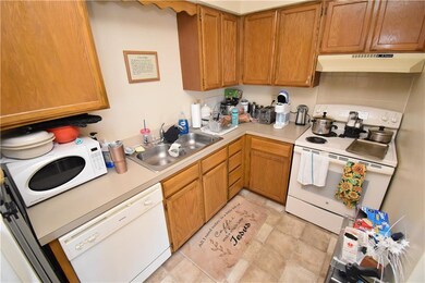 3819 56th St, Des Moines, IA 50310 - photo 7