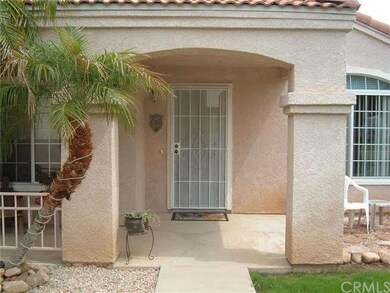 An arch entry to fashionable security door that le