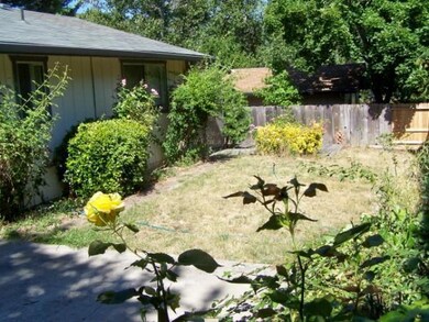 347 NW Pleasant View Dr unit C, Grants Pass, OR 97526 - photo 6