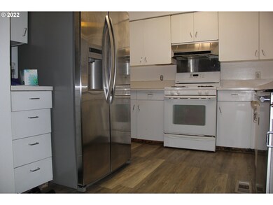 710 E View Dr, Hermiston, OR 97838 - photo 7