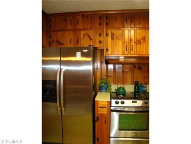 711 Britt Ave, Asheboro, NC 27203 - photo 6