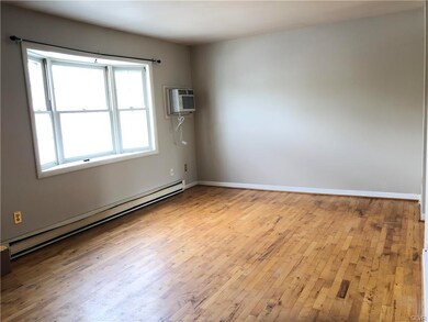 5656 Greens Dr, Allentown, PA 18106 - photo 2