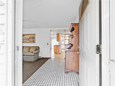 9 Wild Berry Dr, Cranston, RI 02920 - photo 2