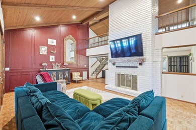 2813 Raintree Dr, Carrollton, TX 75006 - photo 2