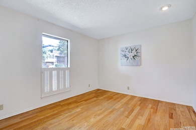 5538 Timber Canyon St, San Antonio, TX 78250 - photo 4