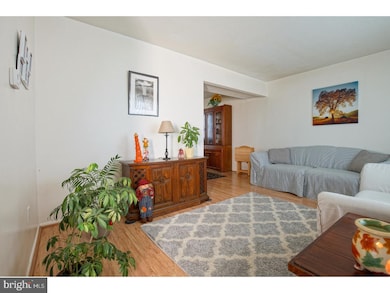 8025 Fenwick Ct, Pennsauken, NJ 08109 - photo 3