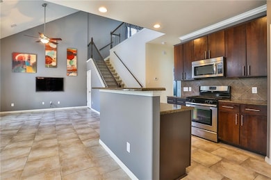 Kitchen with appliances with stainless steel fini