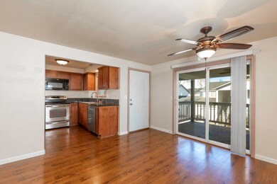 544 Village Dr unit E18, Central Point, OR 97502 - photo 5