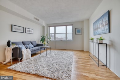 St. Paul at Chase Condominiums unit 1706, Baltimore, MD 21202 - photo 5