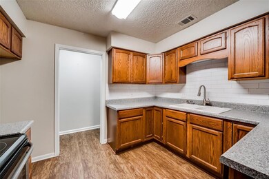 6316 Mark Ct, North Richland Hills, TX 76182 - photo 4