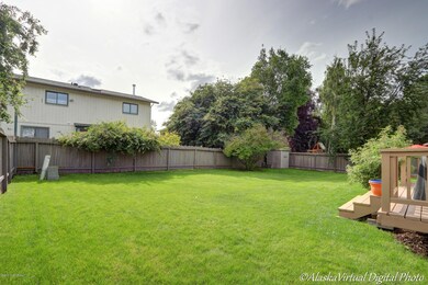 Large Fenced Yard