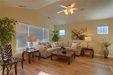 12 Gray Wolf Ln, Hendersonville, NC 28792 - photo 3