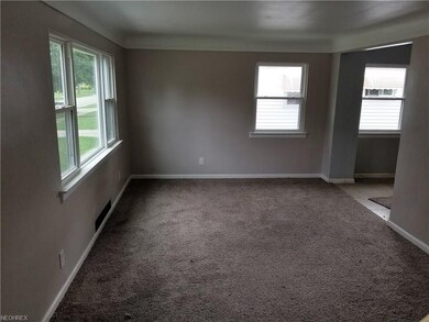 Living Room w/new carpet