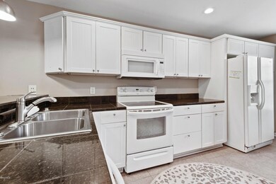 305 McClung Kitchen 4