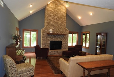 5733 W 450 N, La Porte, IN 46350 - photo 2