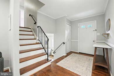 9307 Winbourne Rd, Burke, VA 22015 - photo 4