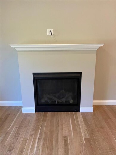 16 Hyacinth Dr, Nashua, NH 03062 - photo 2