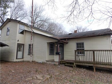 119 W Brooklyn St, Linden, TN 37096 - photo 3