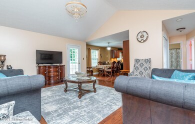 231 Berger Farm Dr, Mount Washington, KY 40047 - photo 7