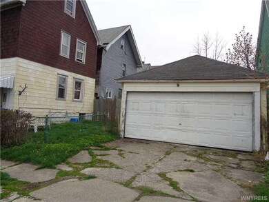 Garage.