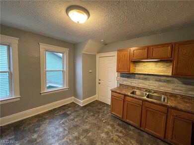 13409 Harvard Ave unit UP, Cleveland, OH 44105 - photo 3