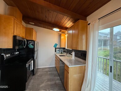 1906 NE 69th St, Lincoln City, OR 97367 - photo 3