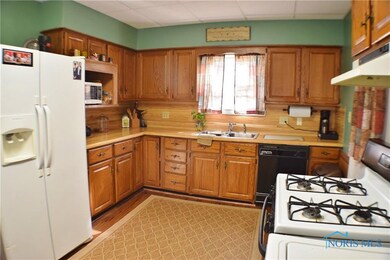 208 N Cherry St, Woodville, OH 43469 - photo 7