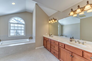 4151 Easy Cir unit 2, Naperville, IL 60564 - photo 2