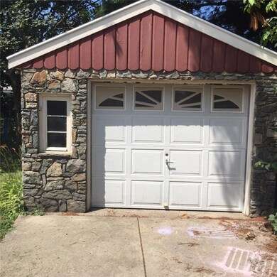 75 Edgemere Rd, Pawtucket, RI 02861 - photo 4