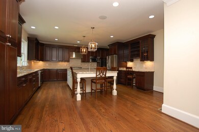 2108 Reynolds St, Falls Church, VA 22043 - photo 5