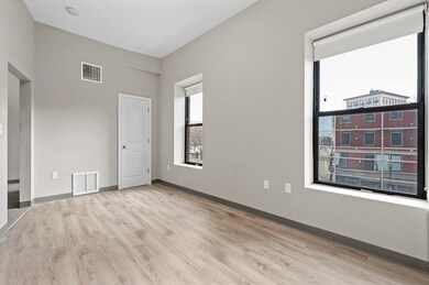 5 Pleasant St unit 501, Worcester, MA 01609 - photo 2