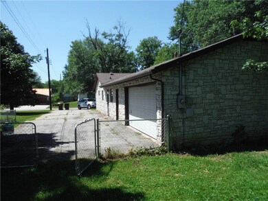 705 Princeton Dr, Whiteland, IN 46184 - photo 3