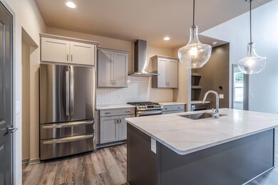 TW-02-07_Diamond_Kitchen_Full_Angle