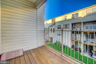 2499 Angeline Dr unit 303, Herndon, VA 20171 - photo 7