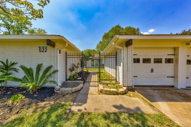 522 W Castle Harbour Dr, Friendswood, TX 77546 - photo 5