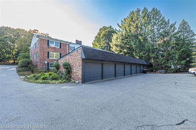 229 Barden Rd, Bloomfield Hills, MI 48304 - photo 6