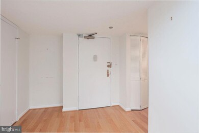 Skyline House unit 405, Baileys Crossroads, VA 22041 - photo 3