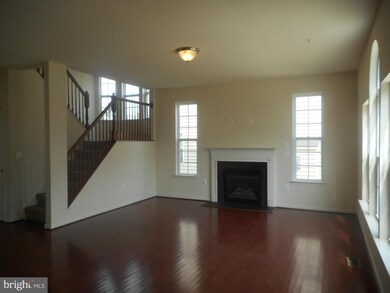 10387 Stewards Chance Ln, White Plains, MD 20695 - photo 2