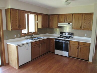 1410 Arbutus St, Janesville, WI 53546 - photo 5